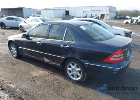 2002 Mercedes-Benz C 320 from USA, damaged, VIN WDBRF64J52F276233